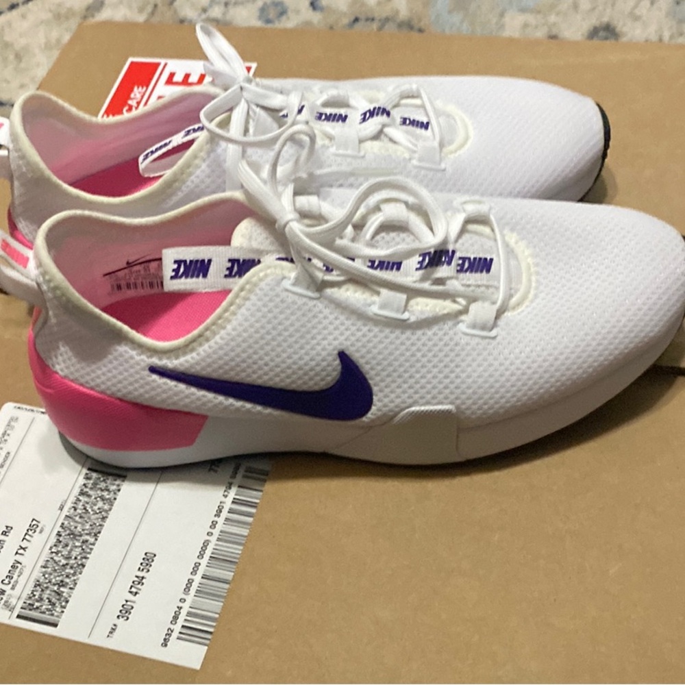 Nike White and Pink Sneakers Nike WMNS Ashin Modern White Court Size 8 1/2 ExCon